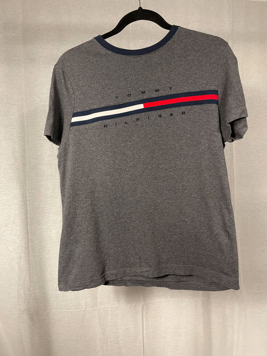 Tommy Hilfiger T-Shirt|Small